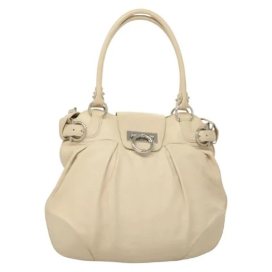 Salvatore Ferragamo Dame Beige