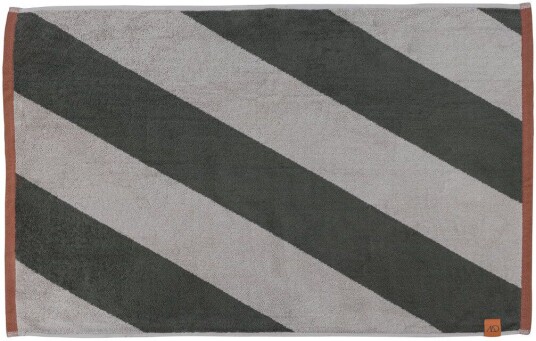 Mette Ditmer Diagonal baderomsmatte 50x80 cm Dark olive Mette Ditmer Diagonal baderomsmatte 50x80 cm Dark olive