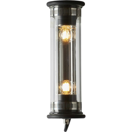 In The Tube 100 350 Vegglampe Svart / Sølvreflektor / Uten Metallnett In The Tube 100 350 Vegglampe Svart / Sølvreflektor / Uten Metallnett