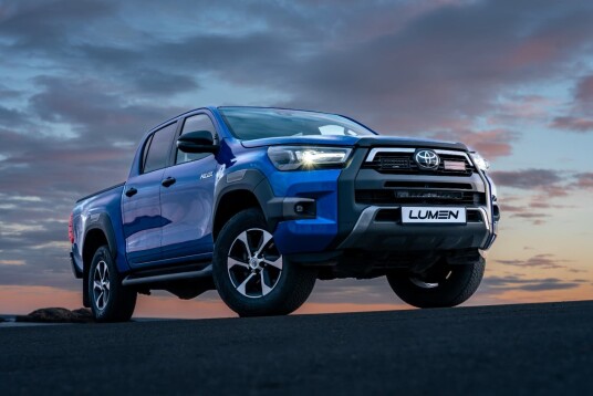 Lumen grillkit Toyota Hilux SR+ Invincible X CS20