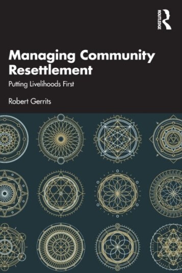 Managing Community Resettlement Av Robert Gerrits