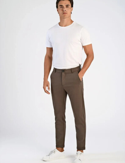 Lindbergh Superflex Knitted Cropped Pant - Brown - XXXL