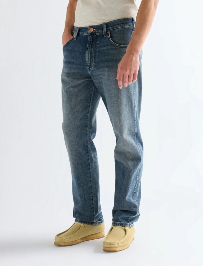 Wrangler Frontier Blue 36 x 32