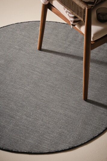 Jotex Rund Utendørs Teppe ø 120 Cm Polypropylen Svart PETRA 213287103120