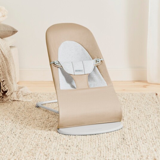 BabyBjörn Balance Soft Vippestol Vevet Jerseystoff Beige/Grå BabyBjörn Balance Soft Vippestol Vevet Jerseystoff Beige/Grå