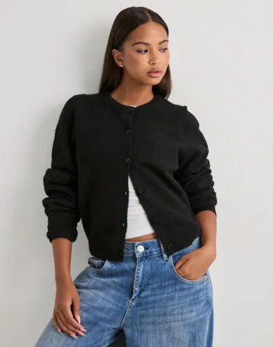 Nelly Svart Fuzzy Knit Cardigan