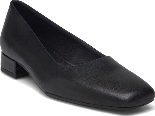 VAGABOND | Debbi | 37