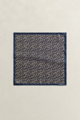 Gant Lommetørkle med foulard trykk MARINE ONESIZE Gant Lommetørkle med foulard trykk MARINE ONESIZE
