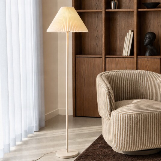 Percy gulvlampe høyde 155 cm beige lin – Nola Stue Moderne Stoff / Tekstil Med skjerm Percy gulvlampe høyde 155 cm beige lin – Nola Stue Moderne Stoff / Tekstil Med skjerm