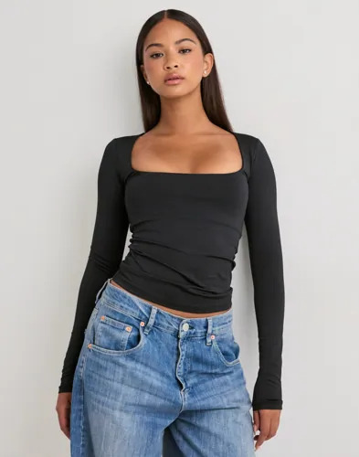Nelly Svart Built In Bra Scoop Neck Ls Top