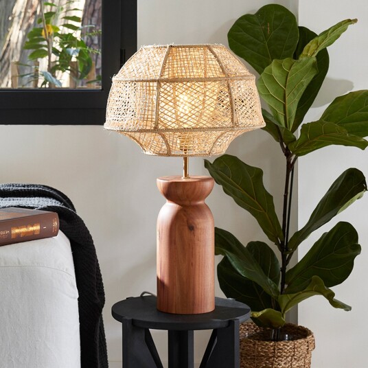 MARKET SET Odyssée bordlampe høyde 63 cm   Stue 63 Trefarget