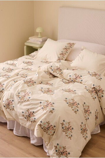 Ellos Home Sengesett Avery Cross Stitch i bomullspercale Hvit Ellos Home Sengesett Avery Cross Stitch i bomullspercale Hvit