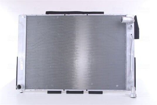 Radiator NISSENS 64660