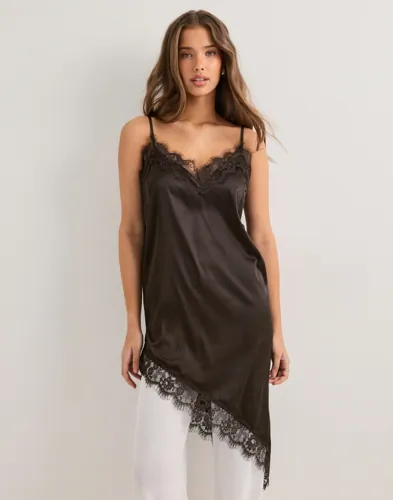 Pieces   Brun   Pcnomi Strap Satin Lace Dress Wvn D