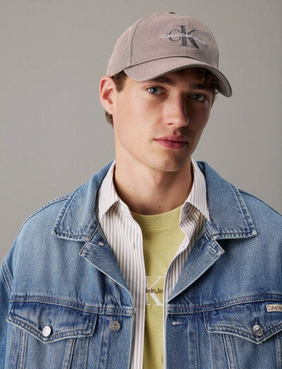 Calvin Klein Monologo Embroidery Baseball Cap - Beige - ONE SIZE Calvin Klein Monologo Embroidery Baseball Cap - Beige - ONE SIZE