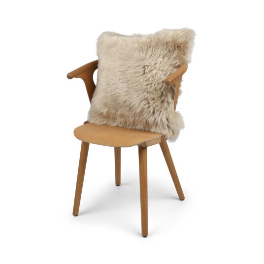 Warm & Comfy Saueskinnpute Langhåret New Zealand 50x50 cm Varm Sand