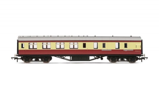 Hornby BR, Period III Corridor Brake Third - Era 4 Hornby BR, Period III Corridor Brake Third - Era 4