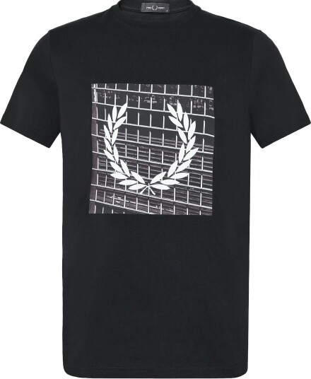 Fred Perry Laurel Wreath Graphic Tshirt   Black   XXL