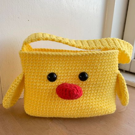 Påskekyllingveske av Rito Krea Hekleoppskrift til veske 17x10,5cm Påskekyllingveske av Rito Krea Hekleoppskrift til veske 17x10,5cm