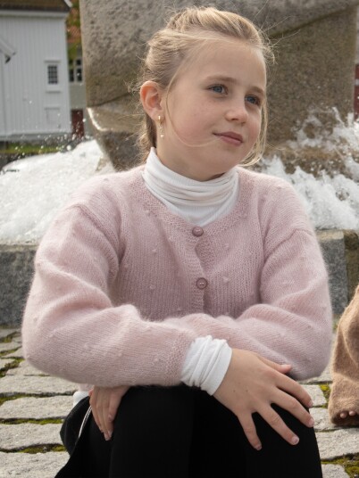 Dale Garn 490 06 Nudo Cardigan Dale Garn 490 06 Nudo Cardigan