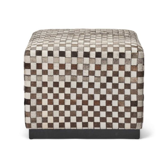 Warm & Comfy Cross Check puff Premium kalveskinn To størrelser 60x60x46 cm Warm & Comfy Cross Check puff Premium kalveskinn To størrelser 60x60x46 cm