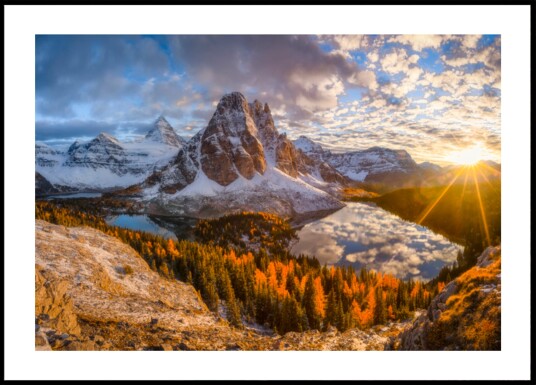 Golden Mountain Lake Sunrise Plakat / 70x100 Golden Mountain Lake Sunrise Plakat / 70x100