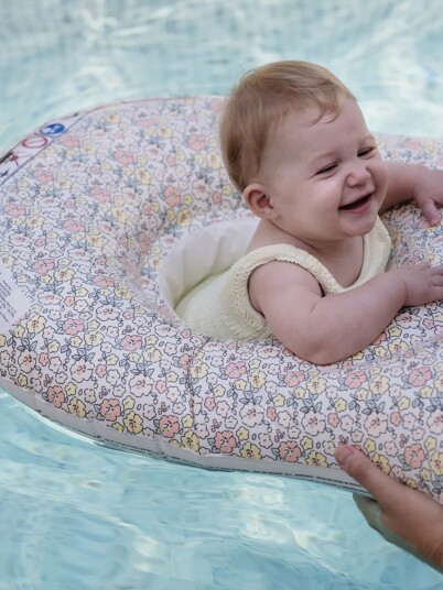 Sunnylife Baby Float Together- Oppblåsbar Flytemadrass, Into The Garden