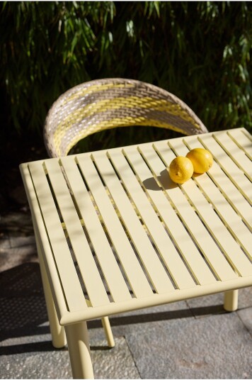 Jotex Spisebord Utendørs 75x75 Cm Smørgul MENTON 1744702050