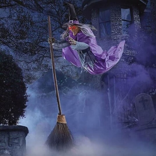 Halloween Animert Flygende Heks med Lys og Lyd 180 cm