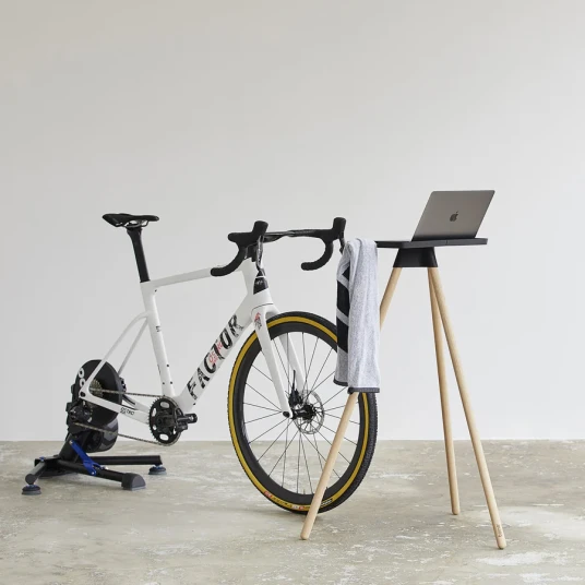 Tons Laptop Race Table med holder kit eg Tons Laptop Race Table med holder kit eg