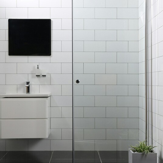 Bathlife Allsidig Dusjdør 80 cm, Sølv/Klart Glass