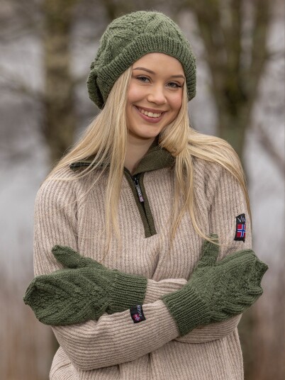 Viking Garn 2508 12 Mosedott Lue Og Votter