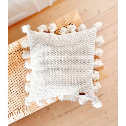 Pynteputen av Milla Billa Garnpakke til Pynteputen Str 50x50cm
