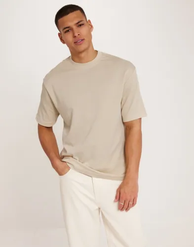Selected Men Slhlooseoscar Ss O Neck Tee Noos Oversized t shirts Beige