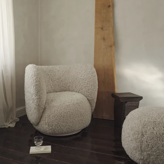 Ferm Living Rico Lounge Lenestol Sheepskin   Moonlight
