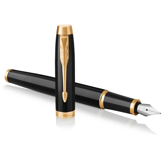 Parker IM Fountain Pen  Svart Lacquer with Gull Trim  Medium Nib with Blå Ink Refill  Gift Box