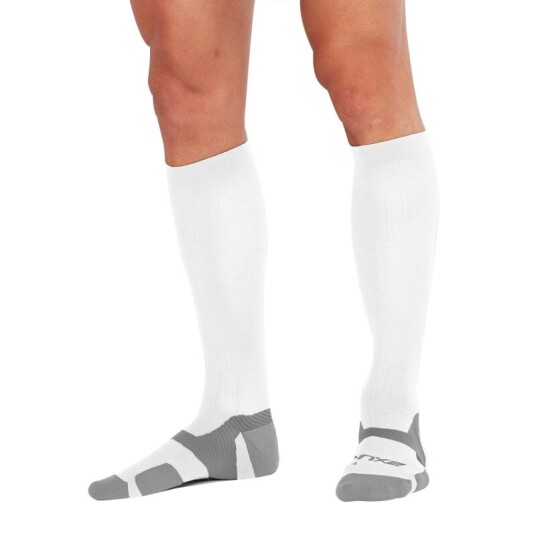 2XU VECTR Light Cushion Full Length Socks M, White/Grey 2XU VECTR Light Cushion Full Length Socks M, White/Grey