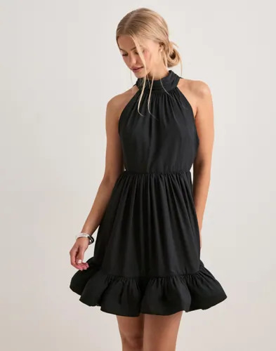 Malina Svart Fern Halterneck Ruffled Mini D Malina Svart Fern Halterneck Ruffled Mini D