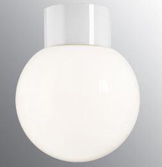 Ifø Classic Glob 180 taklampe IP54 - Hvit / Opal glass Ifø Classic Glob 180 taklampe IP54 - Hvit / Opal glass