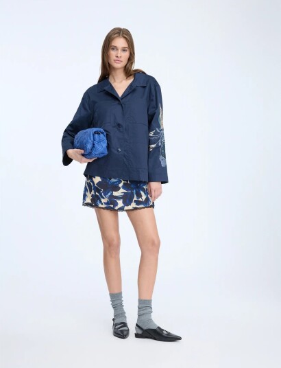 Munthe Nichola   Navy   34