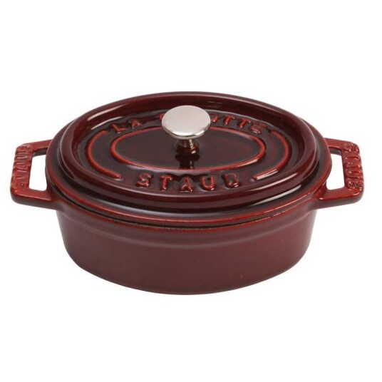Staub Oval Gryte i Støpejern 6,7 L Grenadine Staub Oval Gryte i Støpejern 6,7 L Grenadine