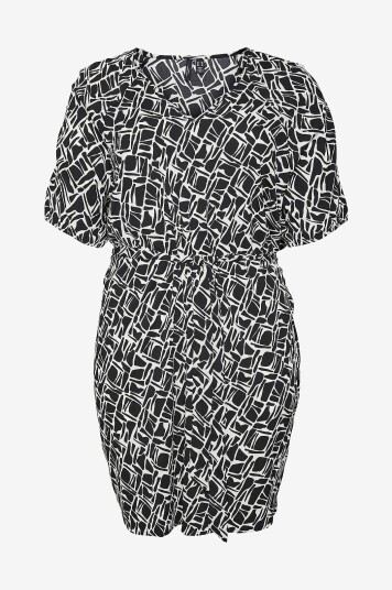 Vero Moda Curve   Kjole vmcPage 2/4 Short Dress Wvn GA Cur   Svart