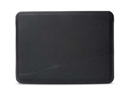 Decoded Macbook 16" Leather Frame Sleeve Svart Decoded Macbook 16" Leather Frame Sleeve Svart