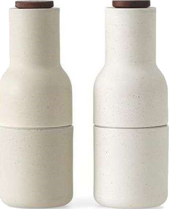 Audo Copenhagen Bottle Grinder krydderkvern keramikk 2-stk. Sand (valnøttlokk) Audo Copenhagen Bottle Grinder krydderkvern keramikk 2-stk. Sand (valnøttlokk)