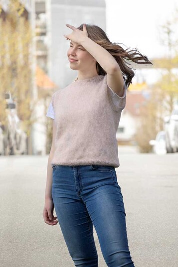 Viking Garn 2025 1 Clara Vest Beige