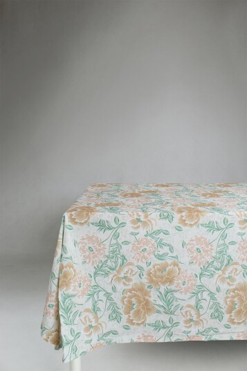 Dukar   Bomullsduk Almira gul Størrelse: 140 x 250 cm