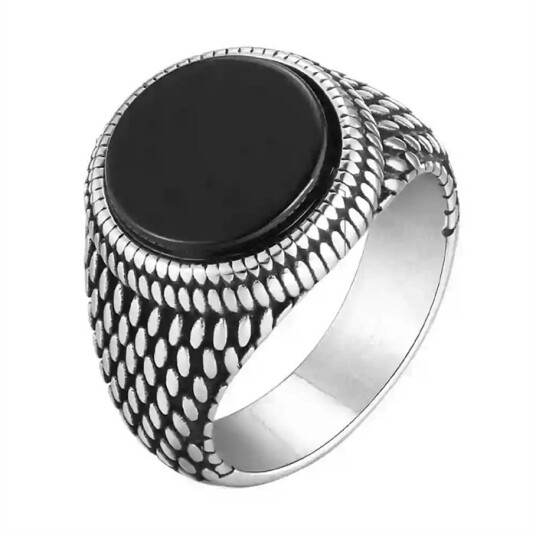 Gork herrering med svart agat. Gork herrering med svart agat.