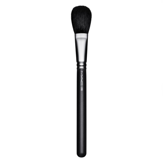 MAC 129S Powder/Blush Brush MAC 129S Powder/Blush Brush