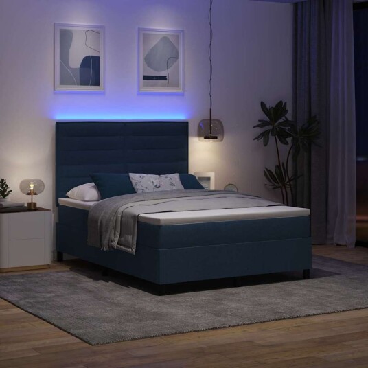 Boksfjær Seng med Madrass & LED Blå 140x190 cm Stoff