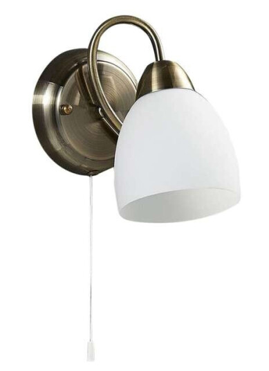 Lindby Vegglampe Mael med trekkbryter Lindby Vegglampe Mael med trekkbryter